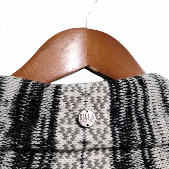 Billabong Long Sleeve Poncho Style Cardigan - S - Picture 9 of 9